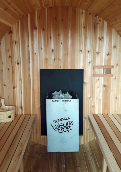 Knotty Red Cedar Barrel Sauna 7x6 - Image 7